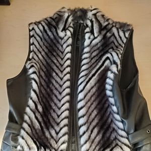 Guess faux fur vest
